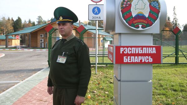 Пограничный переход между Беларусью и Польшей Переров - Sputnik Латвия