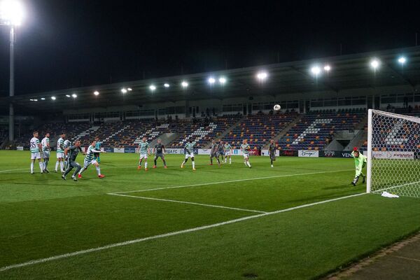 Обидное поражение латвийских футболистов: Рига держалась против Селтика 89 минут Обидное поражение латвийских футболистов: Рига держалась против Селтика 89 минут - Sputnik Латвия