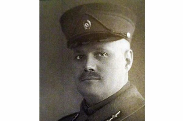 Вхождение Прибалтики в СССР: сценарий латвийского генерала Клявиньша для Сталина Вхождение Прибалтики в СССР: сценарий латвийского генерала Клявиньша для Сталина - Sputnik Латвия