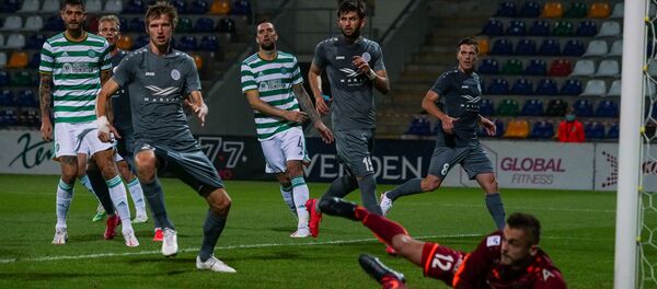 Лучшим у «Риги» в этом матче был вратарь Робертс Озолс - Sputnik Латвия