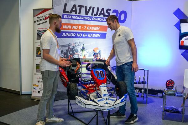 Тюнинг-ателье вместо автодилеров: как проходит выставка Auto 2020 на Кипсале - Sputnik Латвия