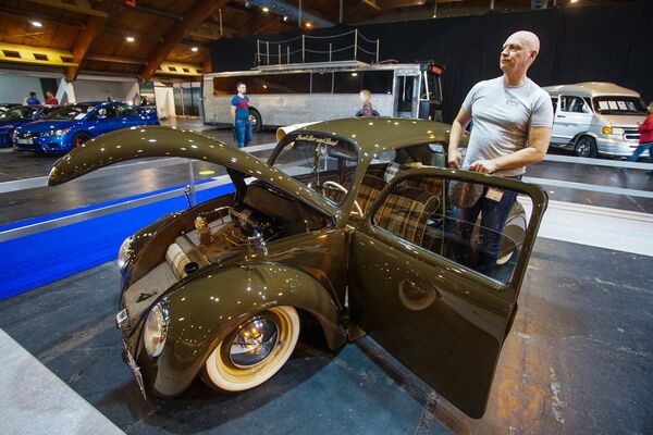 Тюнинг-ателье вместо автодилеров: как проходит выставка Auto 2020 на Кипсале - Sputnik Латвия