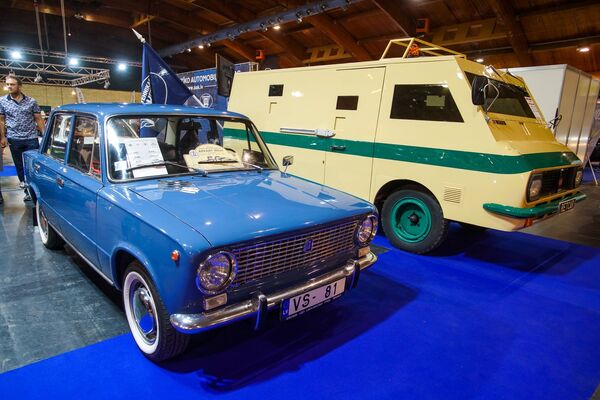 Тюнинг-ателье вместо автодилеров: как проходит выставка Auto 2020 на Кипсале - Sputnik Латвия