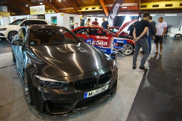 Тюнинг-ателье вместо автодилеров: как проходит выставка Auto 2020 на Кипсале - Sputnik Латвия