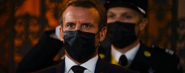 Президент Франции Эммануэль Макрон во время официального визита в Латвию - Sputnik Latvija