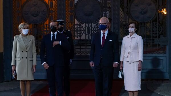 Официальный визит президента Франции Эммануэля Макрона с супругой Брижит Макрон - Sputnik Latvija
