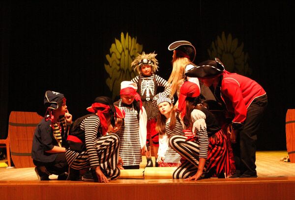 Фестиваль Русская классика в Латвии понизил статус, но не уровень - Sputnik Латвия