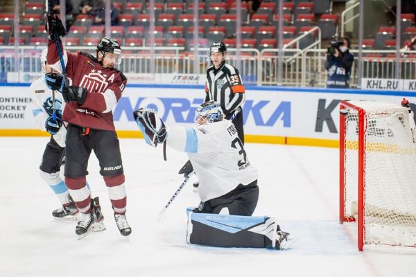 В Риге воссоединились братья, а Митчелла забрала Северсталь - Sputnik Латвия