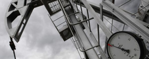 Нефтяной станок-качалка Нефтяной станок-качалка - Sputnik Latvija