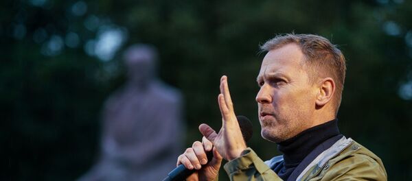 Митинг на Эспланаде, организованный депутатом Сейма Алдисом Гобземсом Митинг на Эспланаде, организованный депутатом Сейма Алдисом Гобземсом - Sputnik Latvija