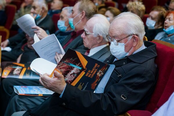 Российские соотечественники в Латвии настаивают на соблюдении своих прав - Sputnik Латвия