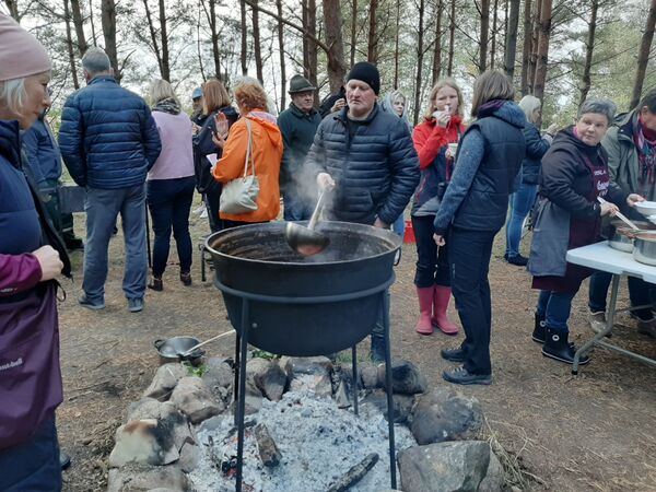 День миноги: в Салацгриве в выходные прошел праздник главного деликатеса - Sputnik Латвия