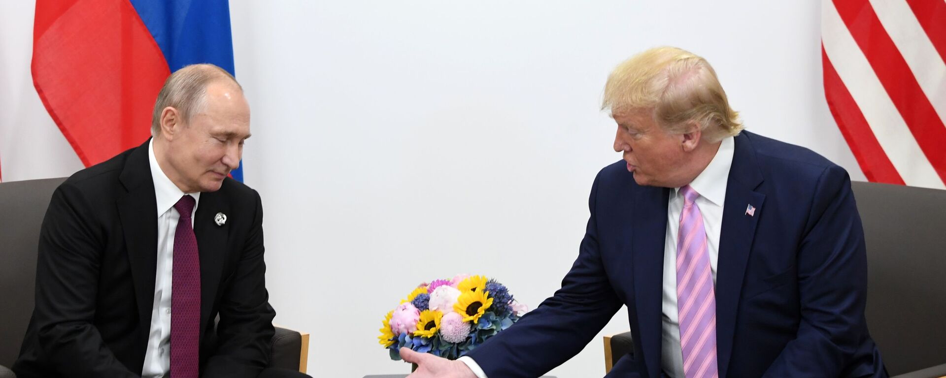 Президент РФ Владимир Путин и президент США Дональд Трамп - Sputnik Латвия, 1920, 08.08.2025