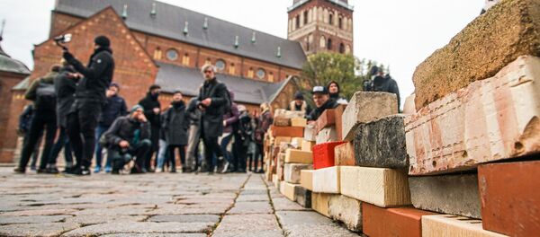 Министр сделал выводы из пикета работников культуры: отрасль изучат за миллион евро Министр сделал выводы из пикета работников культуры: отрасль изучат за миллион евро - Sputnik Латвия