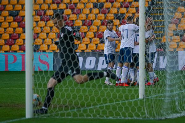 Российская молодежка в Риге оформила первый за семь лет выход на ЧЕ по футболу Российская молодежка в Риге оформила первый за семь лет выход на ЧЕ по футболу - Sputnik Латвия