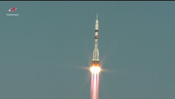 Рекорд скорости: российский Союз доставил экипаж на МКС за 3 часа и 3 минуты - Sputnik Латвия