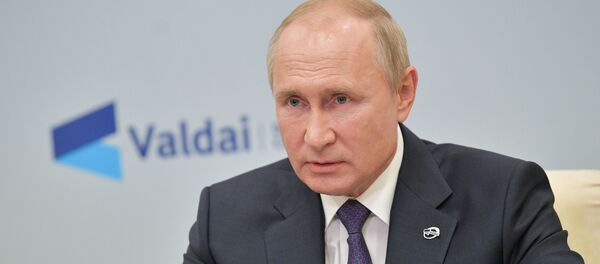 Президент РФ Владимир Путин принимает участие в заседании дискуссионного клуба Валдай Президент РФ Владимир Путин принимает участие в заседании дискуссионного клуба Валдай - Sputnik Latvija