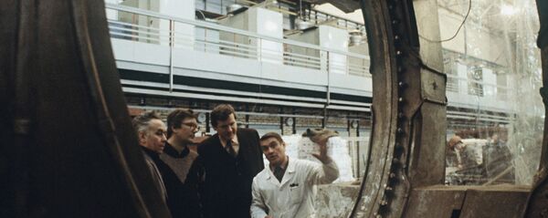 Термоядерная установка Токамак-15 в Институте атомной энергии им. И.В.Курчатова.  - Sputnik Latvija