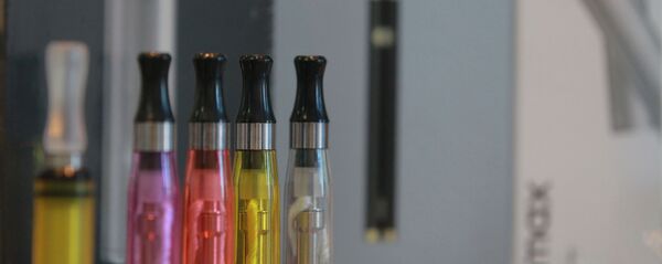 Атомайзеры в магазине электронных сигарет  - Sputnik Latvija