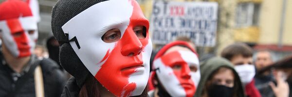 Участники акции протеста оппозиции Народный ультиматум в Минске - Sputnik Латвия