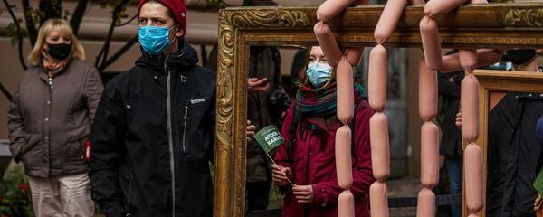 Акция работников культуры Несуществующая картина против повышения налогов - Sputnik Латвия