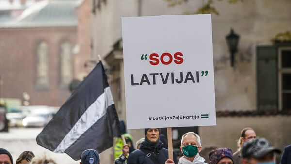 Плакат SOS Латвии - Sputnik Латвия