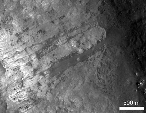 Оползень в кратере Кеплер, который расположен на видимой стороне Луны - Sputnik Latvija
