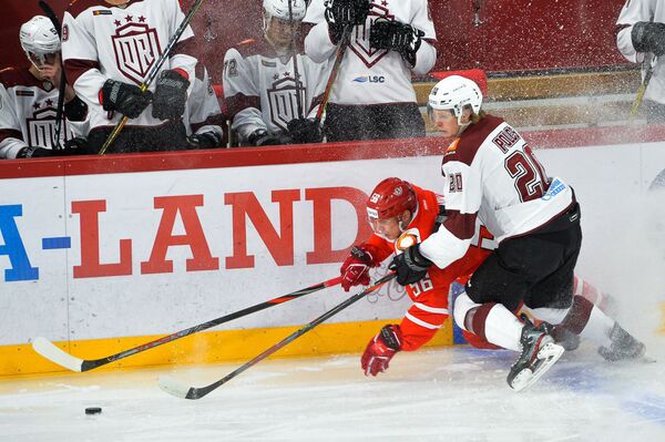 Безнадежная игра и поражение Динамо (Рига) в Екатеринбурге - Sputnik Латвия