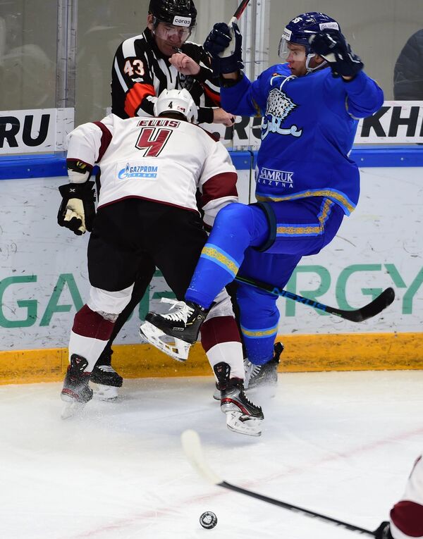 Рижские динамовцы завершили безрезультатный выезд сухим поражением Рижские динамовцы завершили безрезультатный выезд сухим поражением - Sputnik Латвия