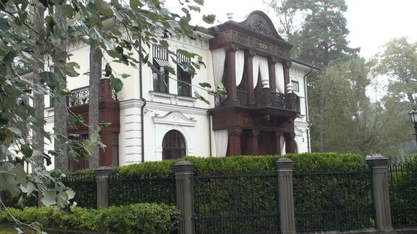 Экзамен надо сдавать на латышском: российский комик о поездках в Латвию и гражданстве - Sputnik Латвия