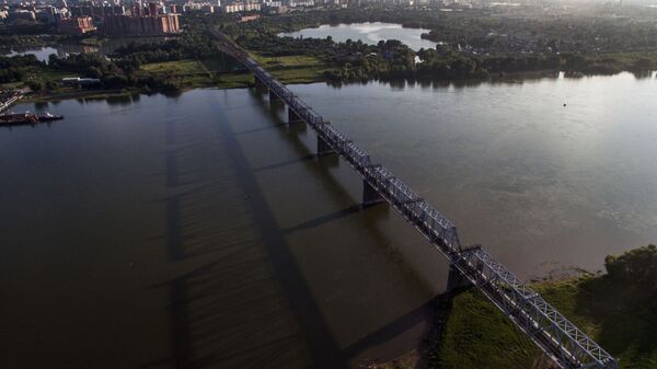 Железнодорожный мост через реку Обь в Новосибирске - часть Транссибирской железнодорожной магистрали - Sputnik Латвия