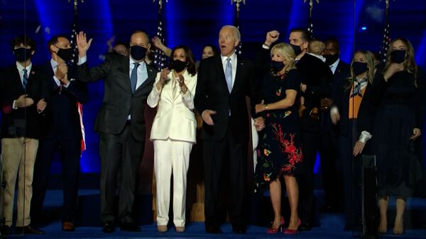 В США обозначили сроки начала перехода власти к новому президенту В США обозначили сроки начала перехода власти к новому президенту - Sputnik Латвия