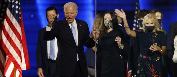 Кандидат в президенты от демократов Джо Байден Кандидат в президенты от демократов Джо Байден - Sputnik Latvija