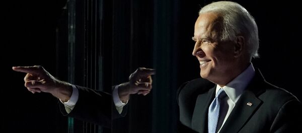 Джо Байден выступает перед избирателями Джо Байден выступает перед избирателями - Sputnik Latvija