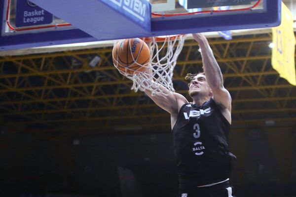 ВЭФ вырвал победу в Афинах - Sputnik Латвия