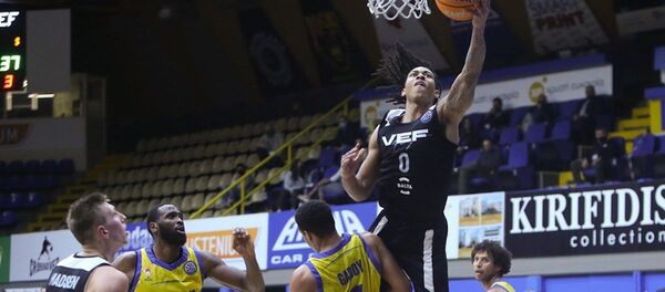 Кайл Оллмен на матче «Перистери» (Греция) – ВЭФ (Латвия) Кайл Оллмен на матче «Перистери» (Греция) – ВЭФ (Латвия) - Sputnik Латвия