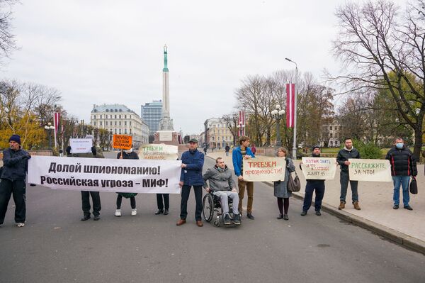 Митинг в поддержку Олега Бурака у памятника Свободы в Риге - Sputnik Латвия