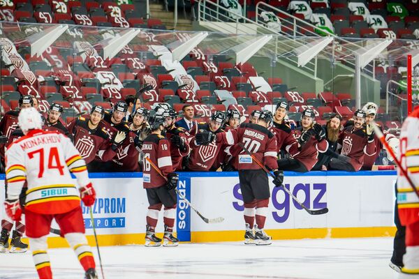 Экс-игрок Куньлуня помог рижанам одержать победу в битве худших клубов КХЛ - Sputnik Латвия