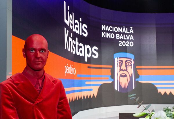 Большой Кристапс на удаленке: грустил даже красный ковер - Sputnik Латвия