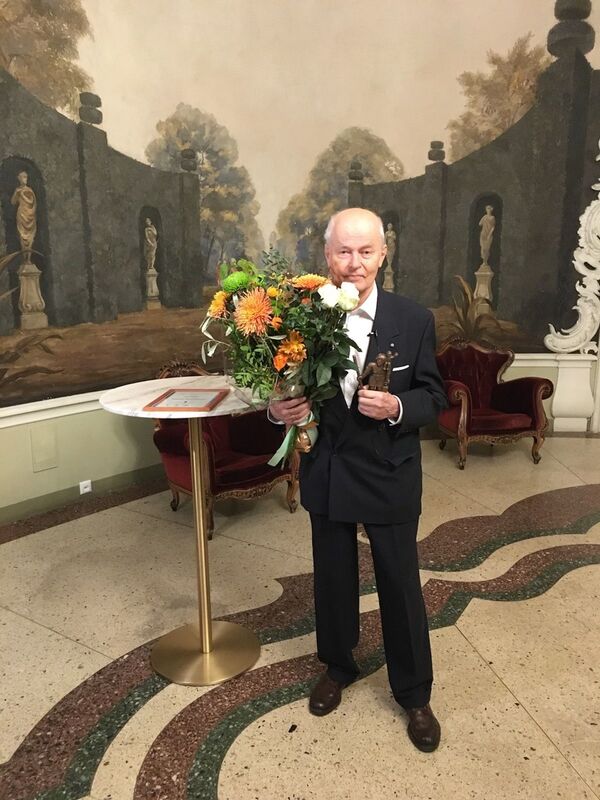 Большой Кристапс на удаленке: грустил даже красный ковер - Sputnik Латвия