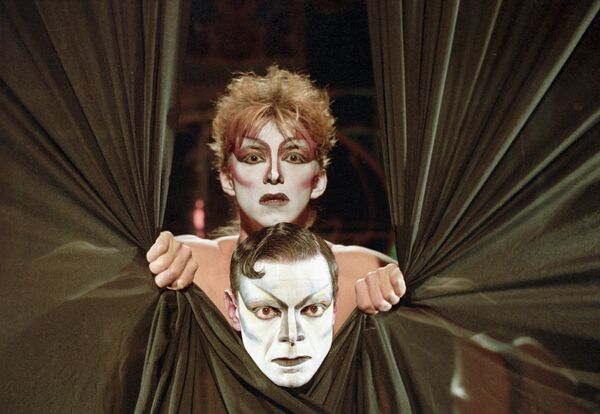 Режиссер Роман Виктюк скончался в Москве - Sputnik Латвия