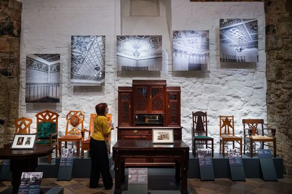 Ловец орнаментов: в Риге проходит выставка пионера латышского дизайна Ловец орнаментов: в Риге проходит выставка пионера латышского дизайна - Sputnik Латвия