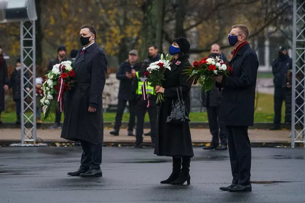 Latvijas ārlietu ministrs Edgars Rinkēvičs (no labās) Latvijas ārlietu ministrs Edgars Rinkēvičs (no labās) - Sputnik Latvija