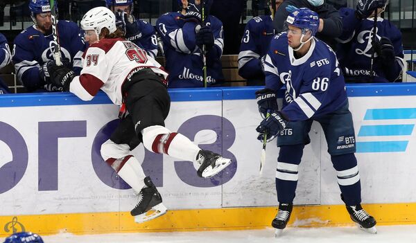 Первое звено бело-голубых во главе с Яшкиным раскатало рижан - Sputnik Латвия