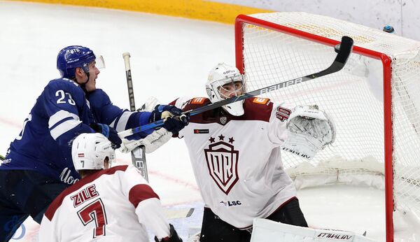 Первое звено бело-голубых во главе с Яшкиным раскатало рижан - Sputnik Латвия