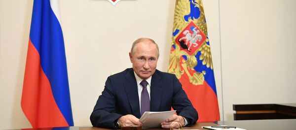 Президент РФ В. Путин выступил с обращением к участникам форума Уроки Нюрнберга - Sputnik Latvija