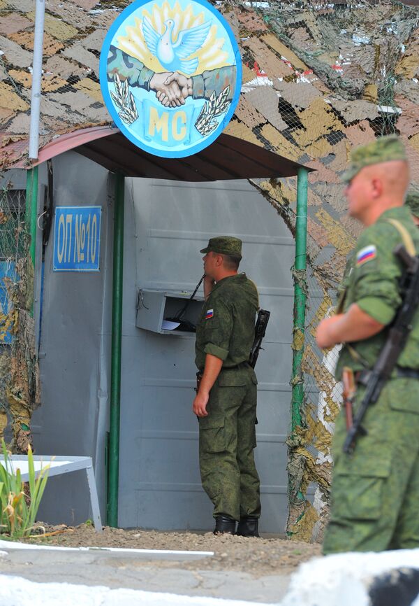 Рейтинг миротворческой операции РФ в Карабахе - Sputnik Латвия