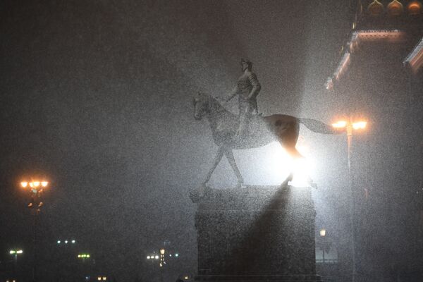 Piemineklis maršalam G. Žukovam Manēžas laukumā, Maskavā. - Sputnik Latvija