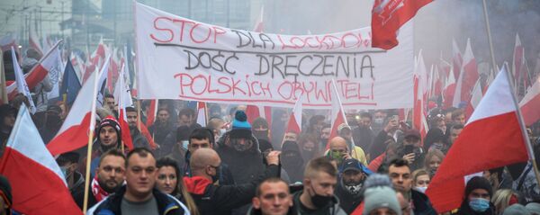 Марш националистов в Варшаве Марш националистов в Варшаве - Sputnik Latvija