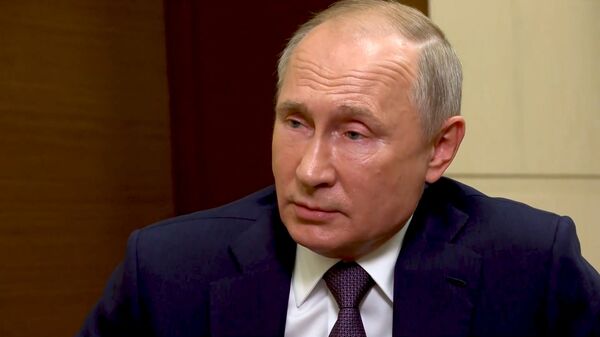 Путин рассказал, почему не поздравил Джо Байдена с победой на выборах - Sputnik Latvija